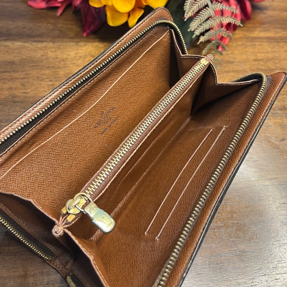 Authentic Louis Vuitton Monogram Zippy Long Wallet - EUC - Picture 4 of 8